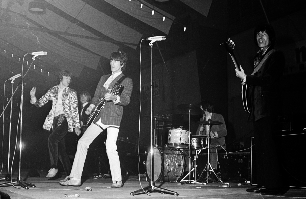 Les Rolling Stones en concert le 15 avril 1967 aux Pays Bas.